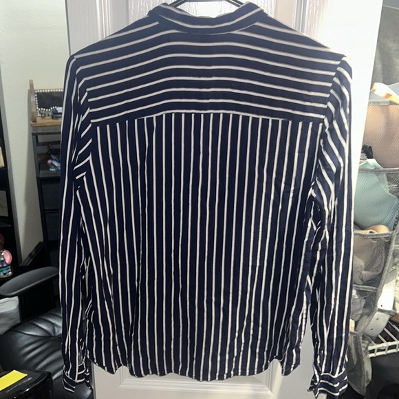 Blue ans white stripes button down - Picture 3 of 3